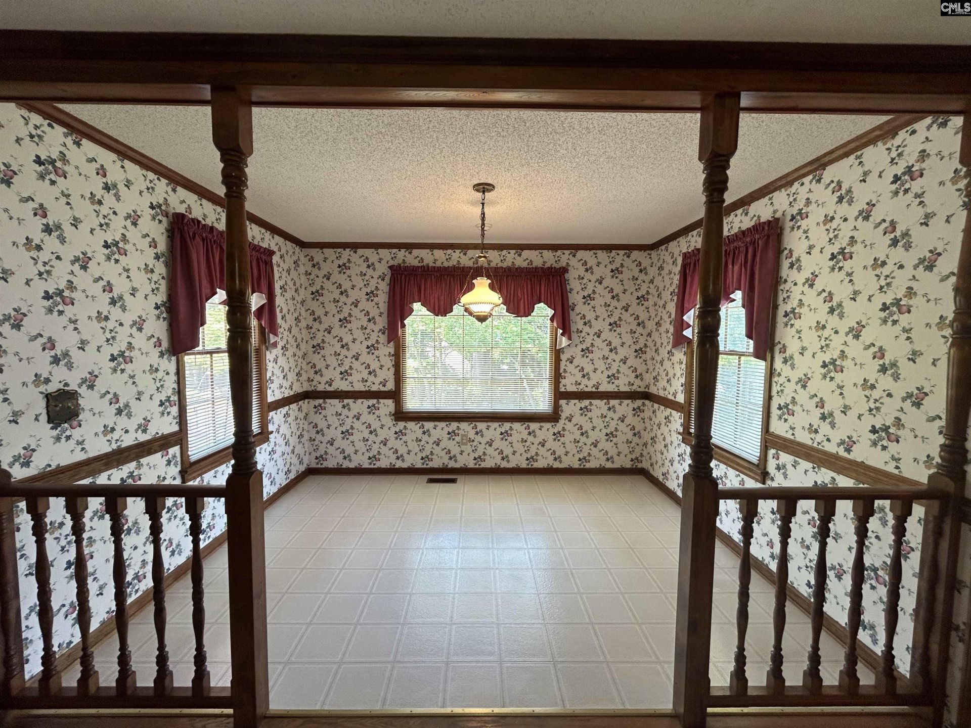 249 Tudor Road  Photo 12