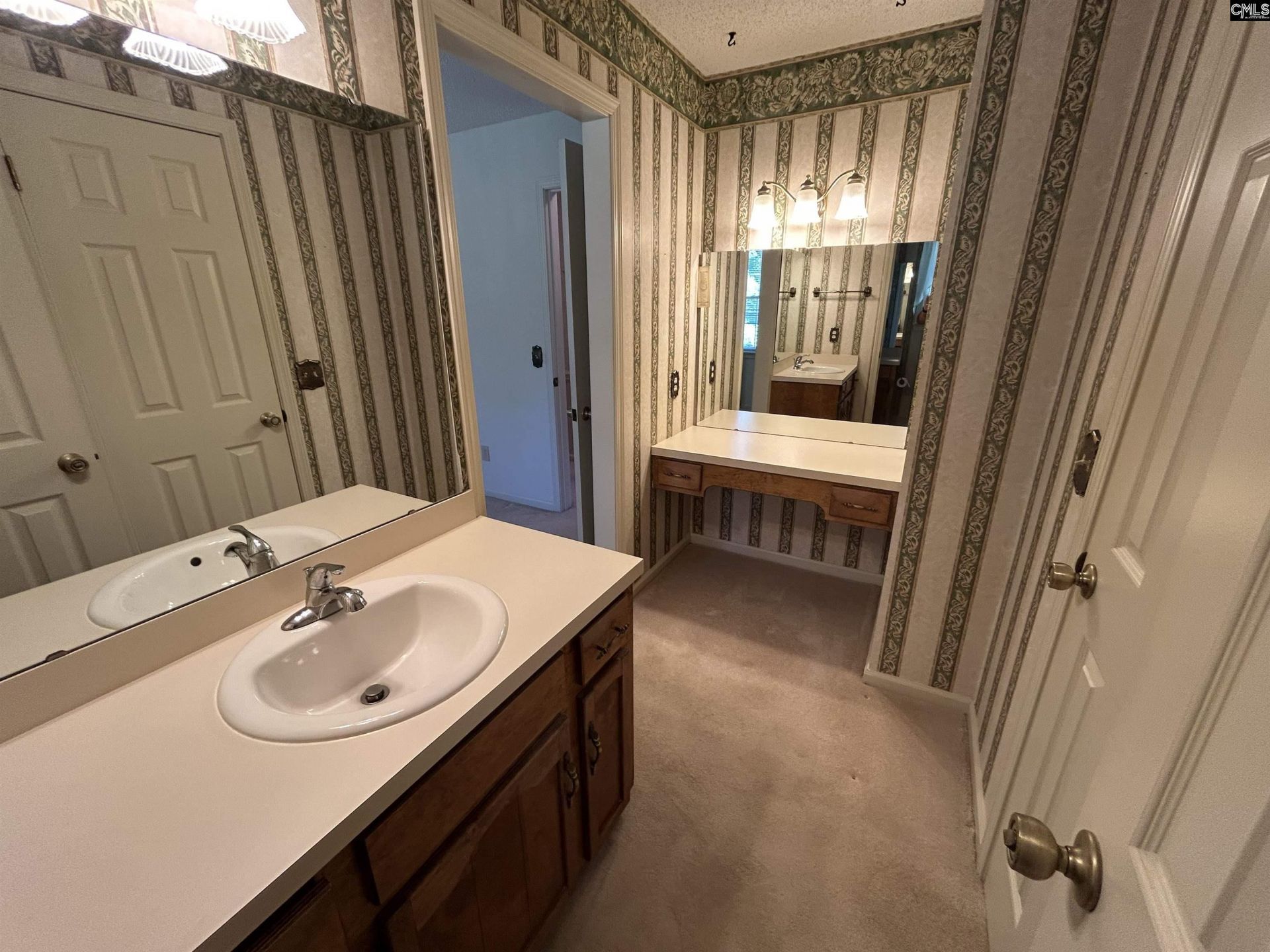 249 Tudor Road  Photo 22