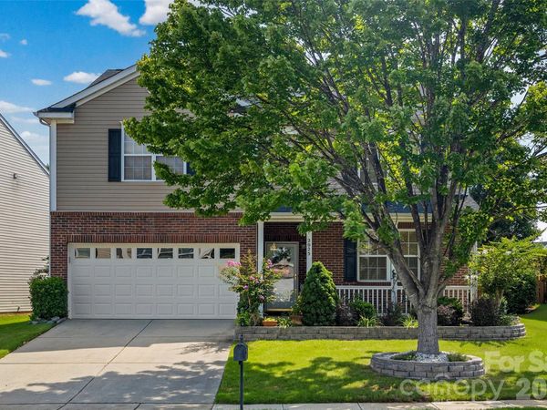 2025 Savannah Hills Drive, Matthews, NC 28105