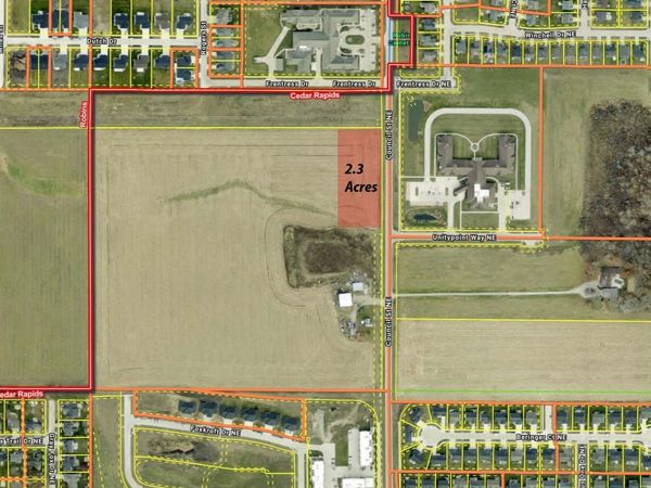 8201 Council Street NE, Cedar Rapids, IA 52402