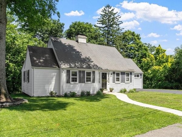 50 Miles St, Millbury, MA 01527