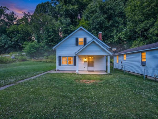1392 4th Street , Logan, OH 43138