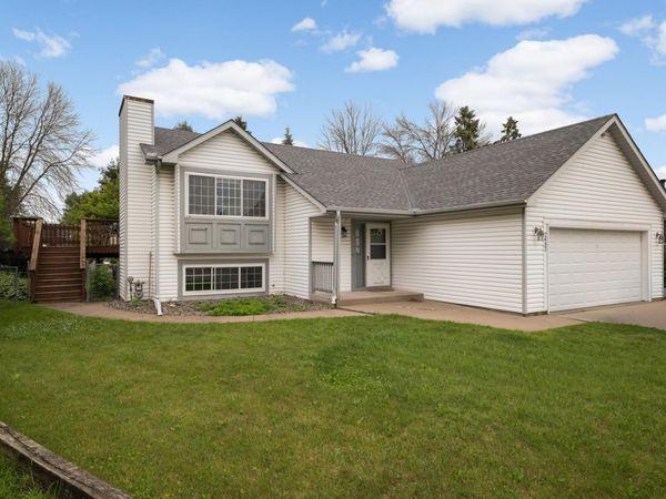2432 Henslow Court N, Oakdale, MN 55128