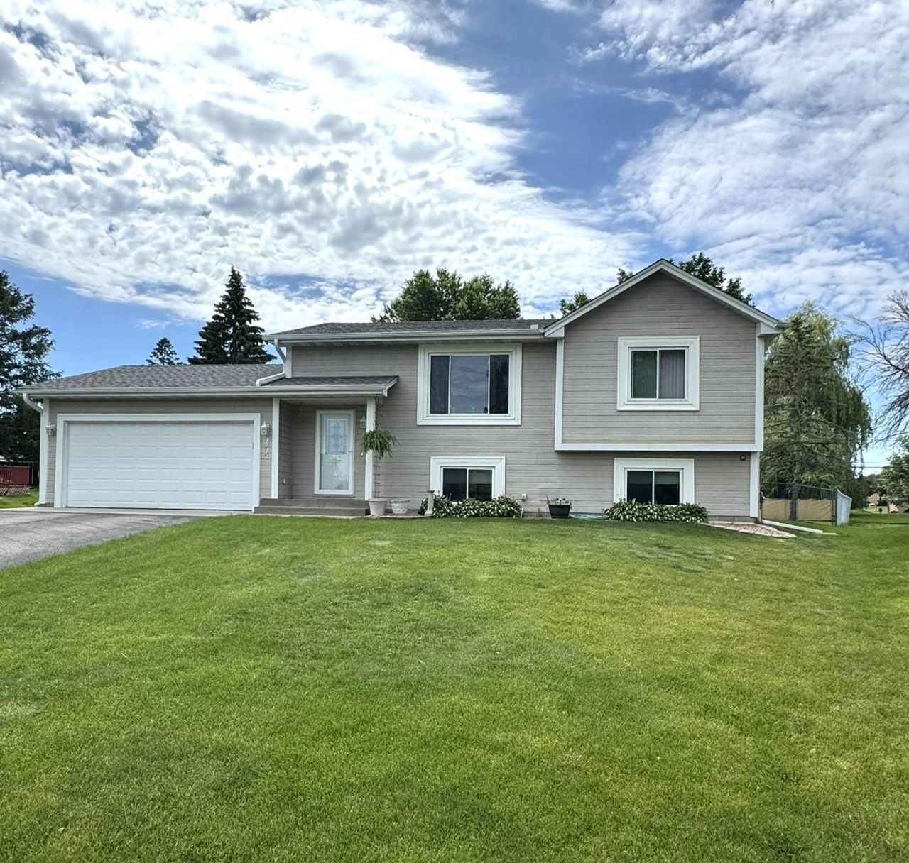 4748 Erickson Drive , New Hope, MN 55428