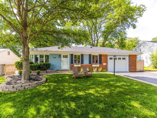 1960 Redwood Lane , Northbrook, IL 60062