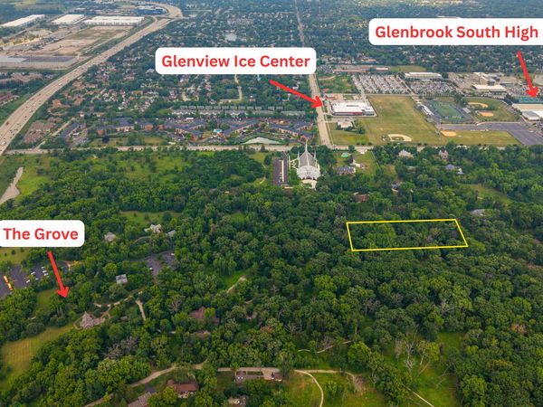 1594 Portage Run , Glenview, IL 60025
