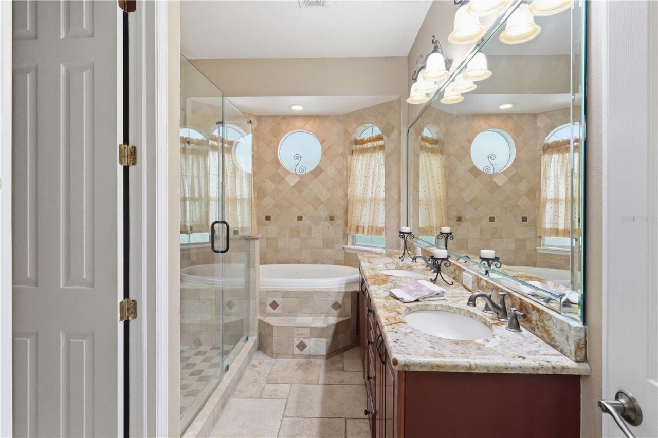 10307 Reclinata Lane, Tampa, FL 33618 Photo