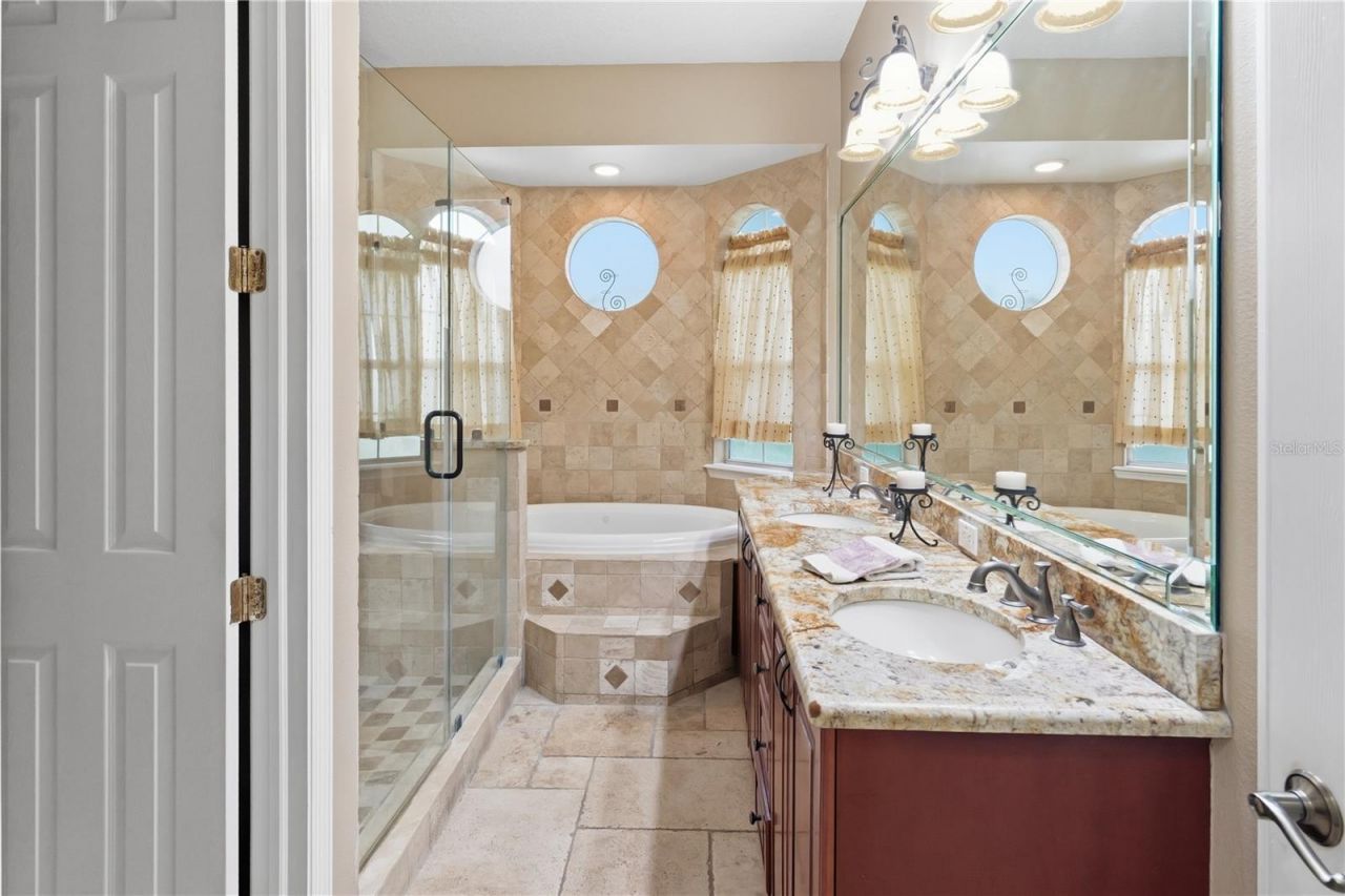 10307 Reclinata Lane, Tampa, FL 33618 Photo
