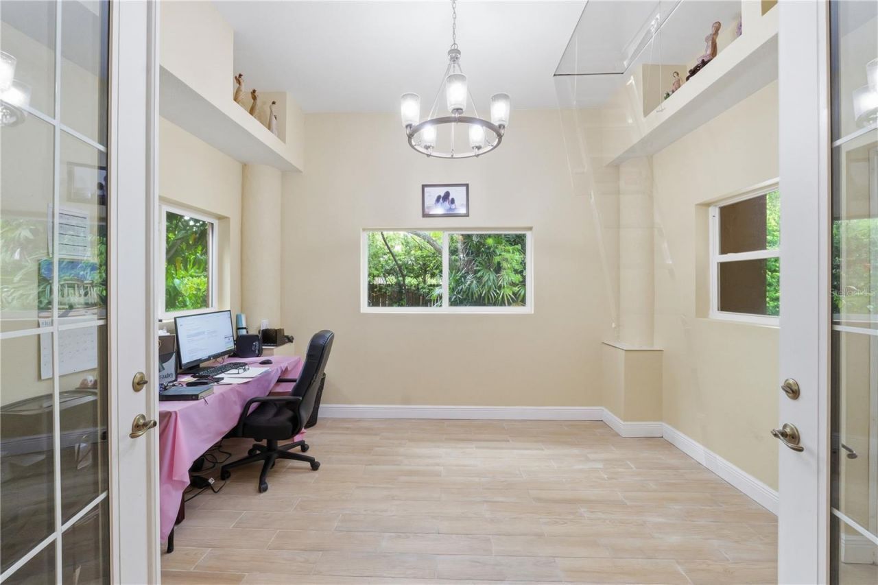 10307 Reclinata Lane, Tampa, FL 33618 Photo