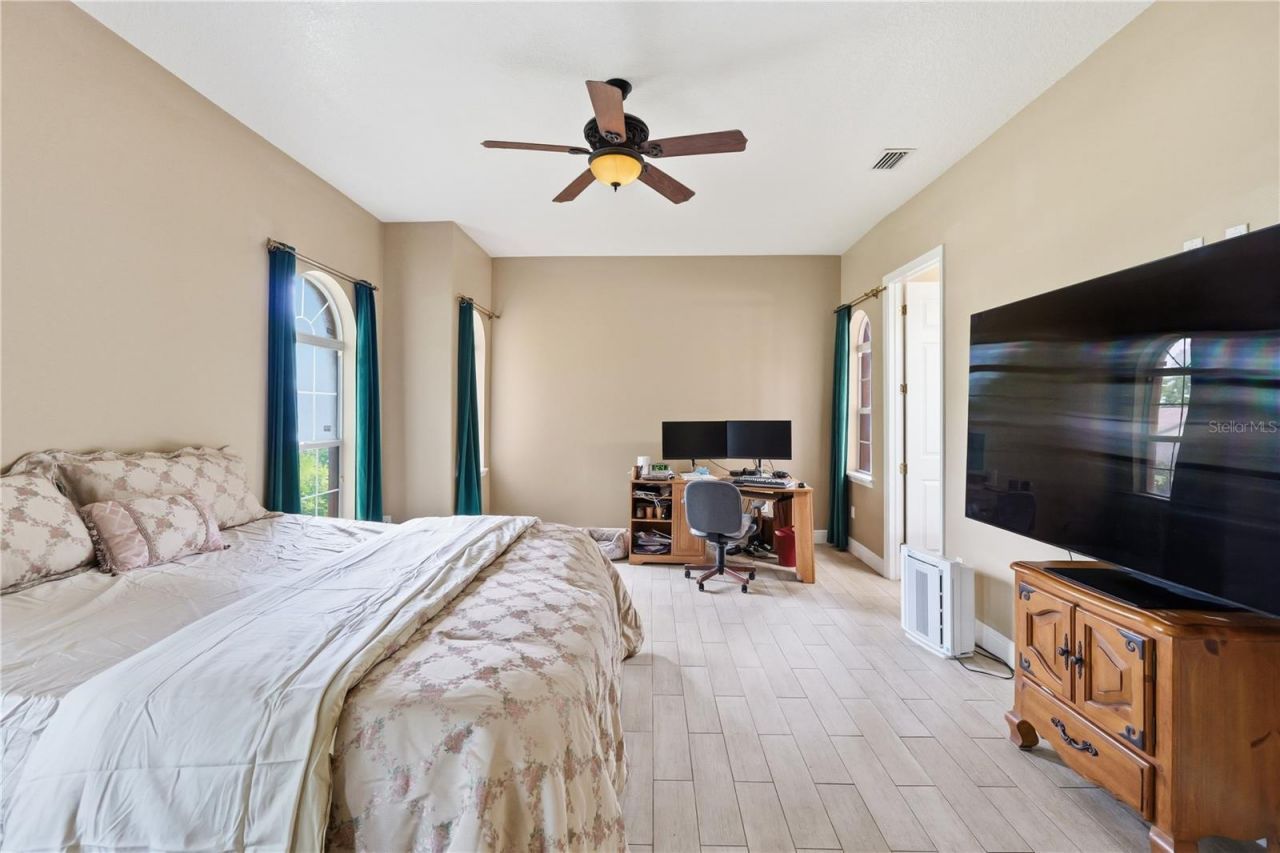 10307 Reclinata Lane, Tampa, FL 33618 Photo
