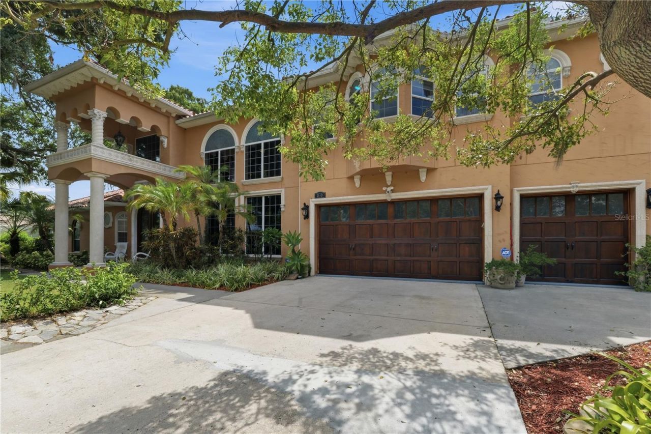 10307 Reclinata Lane, Tampa, FL 33618 Photo