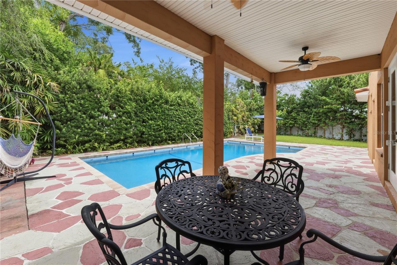 10307 Reclinata Lane, Tampa, FL 33618 Photo