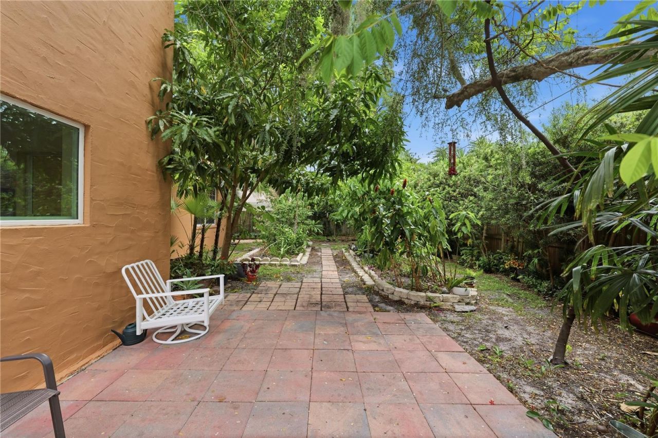 10307 Reclinata Lane, Tampa, FL 33618 Photo