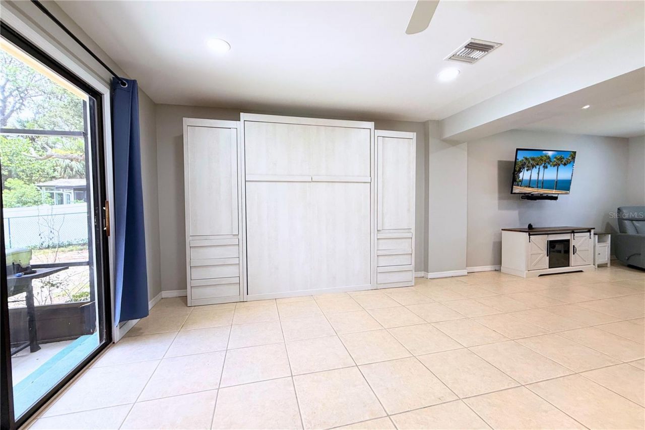 1410 Riverside Drive , Tarpon Springs, FL 34689 Photo