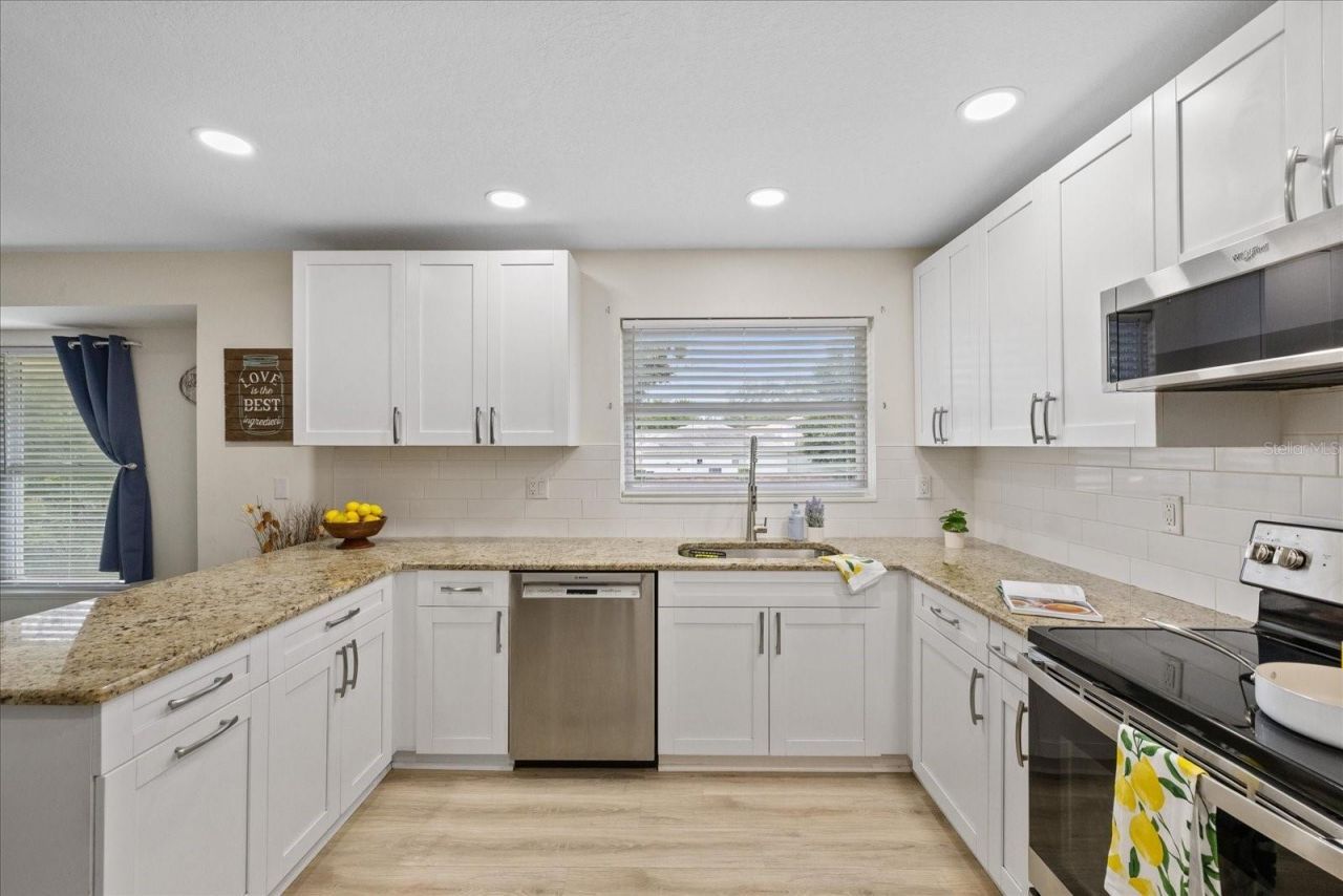 1410 Riverside Drive , Tarpon Springs, FL 34689 Photo