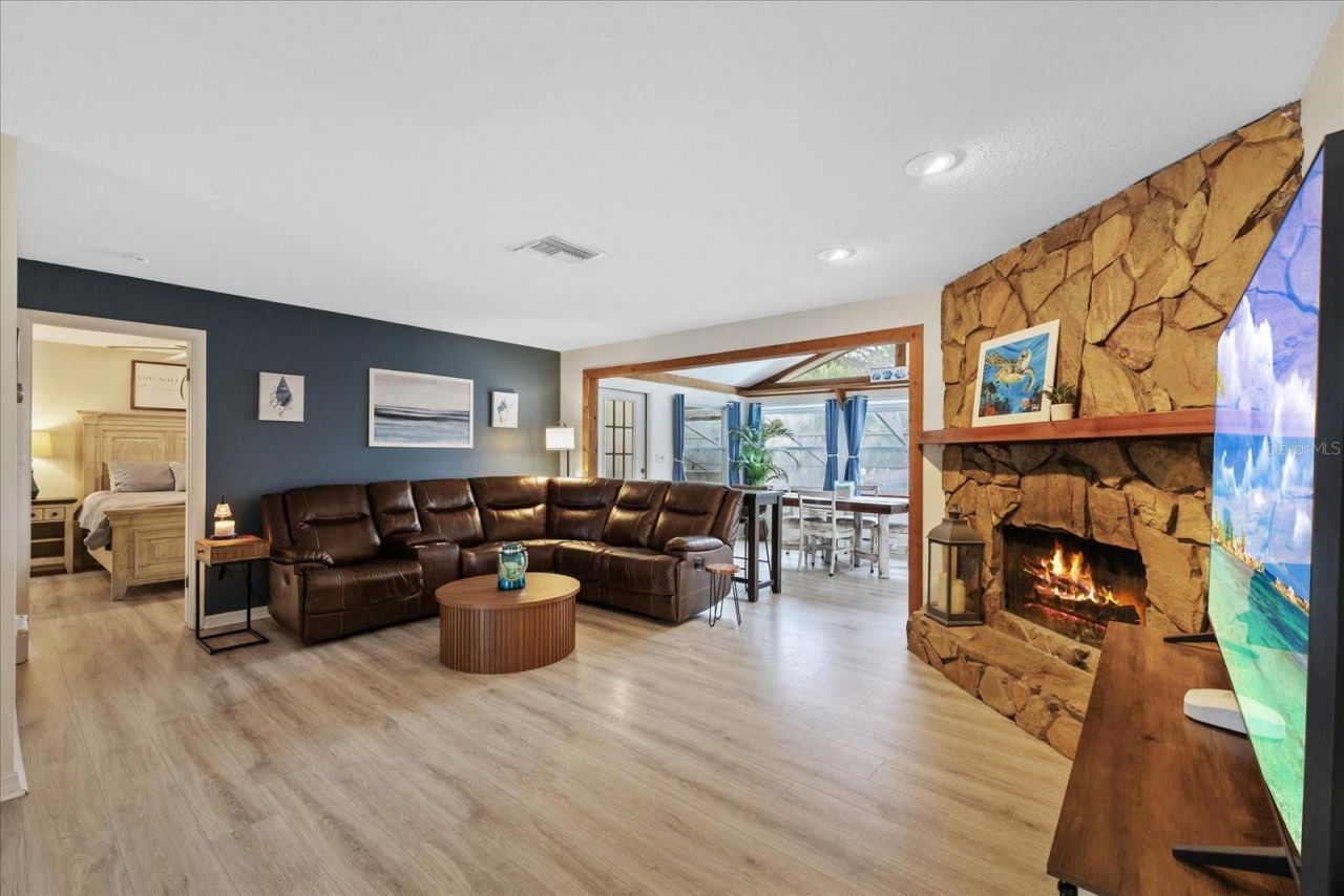 1410 Riverside Drive , Tarpon Springs, FL 34689 Photo