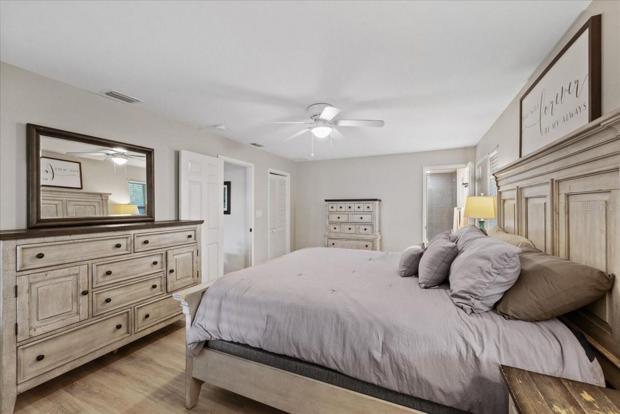 1410 Riverside Drive , Tarpon Springs, FL 34689 Photo