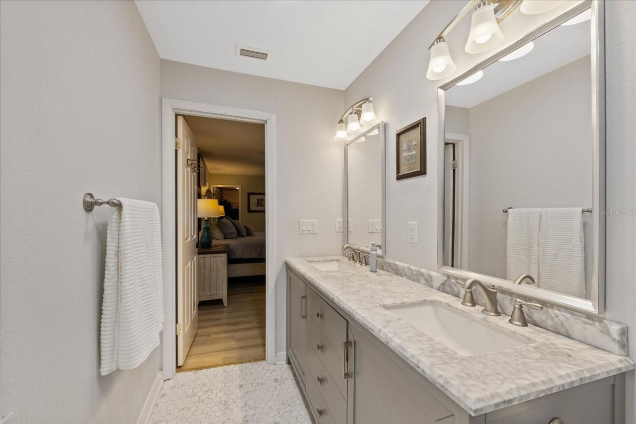 1410 Riverside Drive , Tarpon Springs, FL 34689 Photo