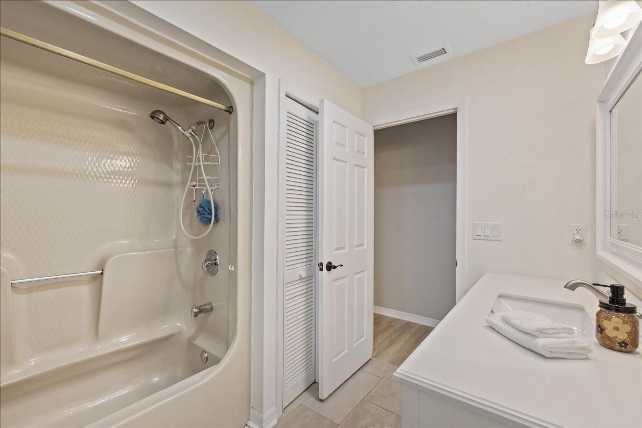 1410 Riverside Drive , Tarpon Springs, FL 34689 Photo