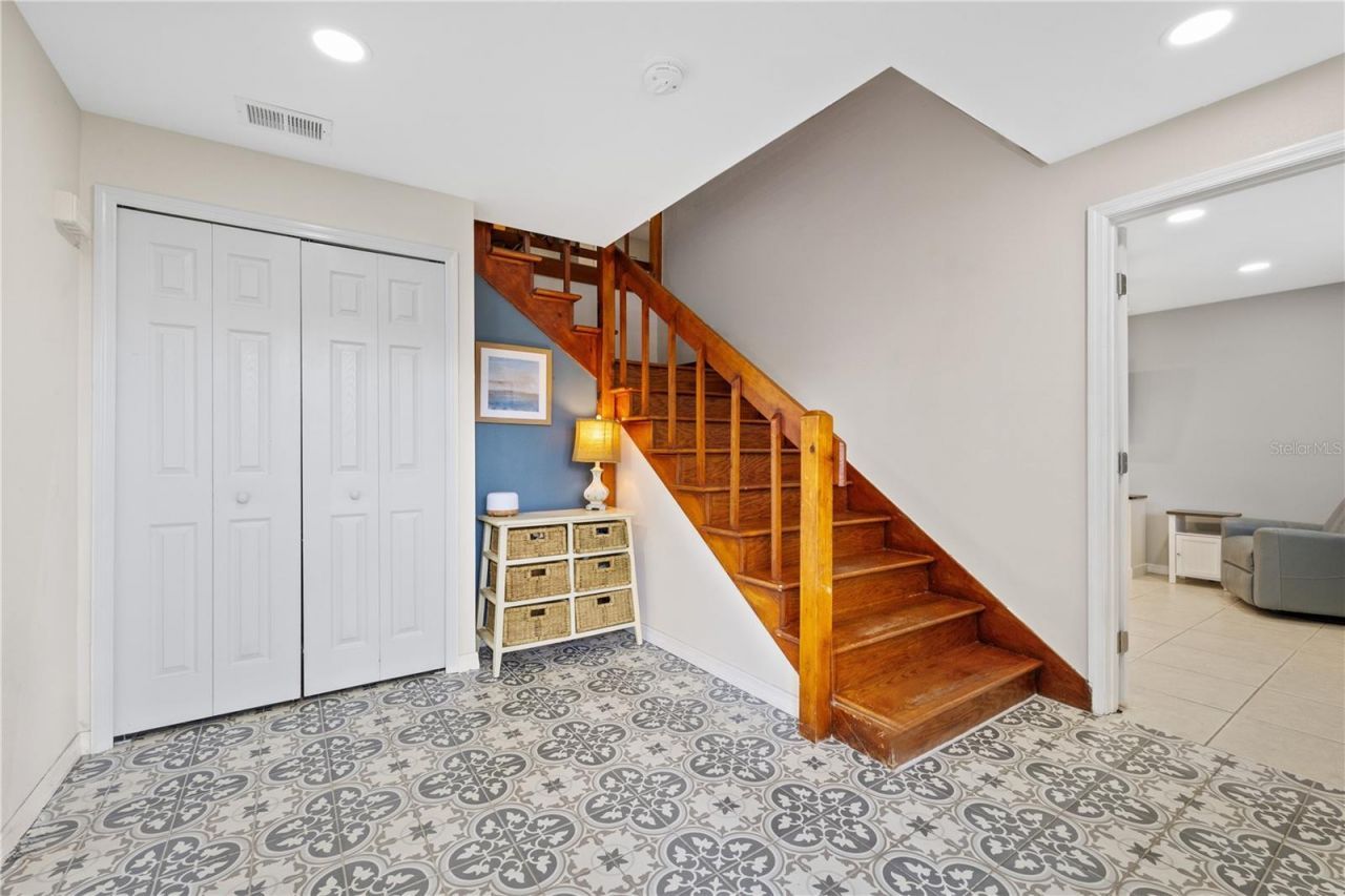 1410 Riverside Drive , Tarpon Springs, FL 34689 Photo