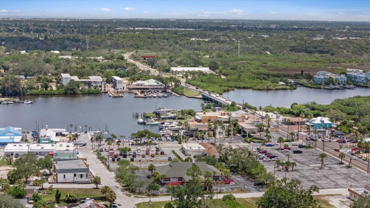 1410 Riverside Drive , Tarpon Springs, FL 34689 Photo