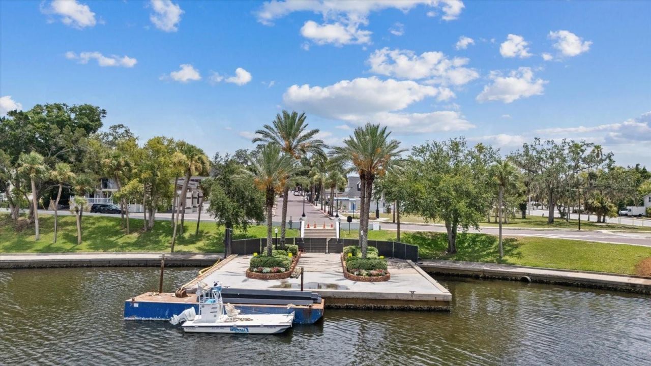 1410 Riverside Drive , Tarpon Springs, FL 34689 Photo