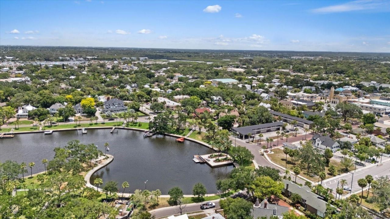 1410 Riverside Drive , Tarpon Springs, FL 34689 Photo