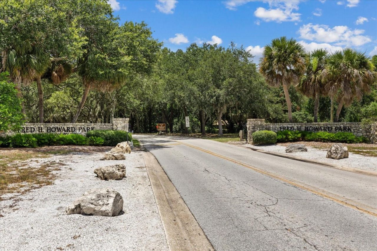 1410 Riverside Drive , Tarpon Springs, FL 34689 Photo