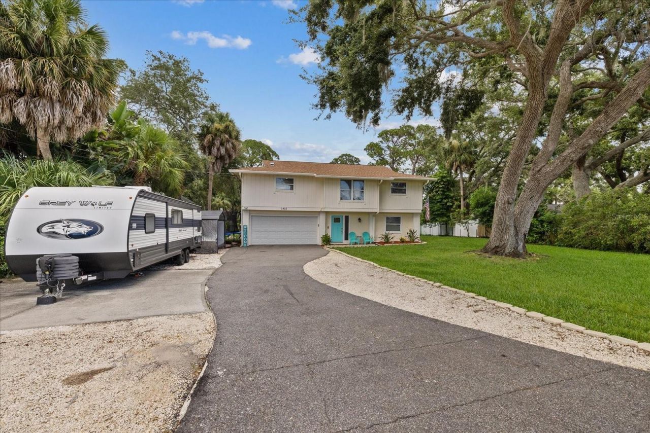 1410 Riverside Drive , Tarpon Springs, FL 34689 Photo