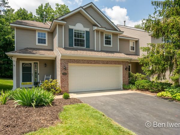 3916 Old Elm Drive SE, Kentwood, MI 49512