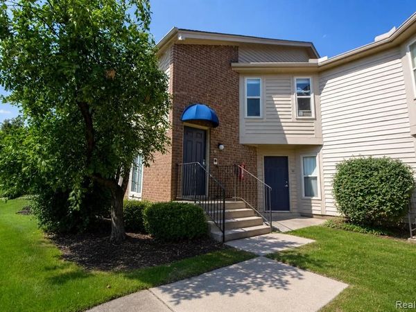 2715 Greenstone Boulevard , Auburn Hills, MI 48326