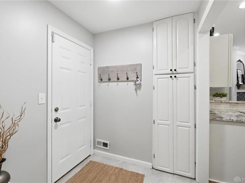 8608 Timber Park Drive, Washington Township, OH 45458 Photo 17