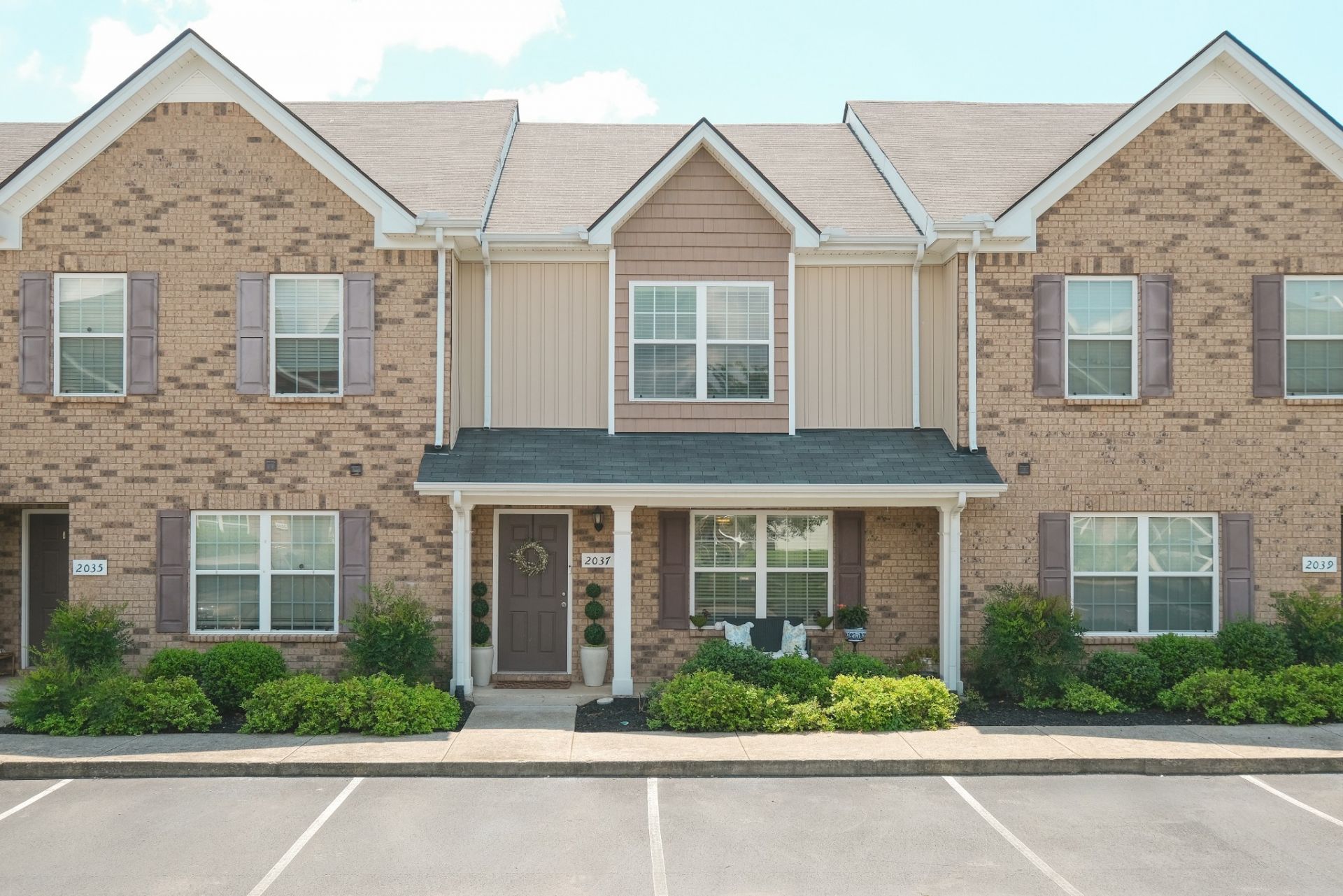 2037 Debonair Ln, Murfreesboro, TN 37128 Main Photo
