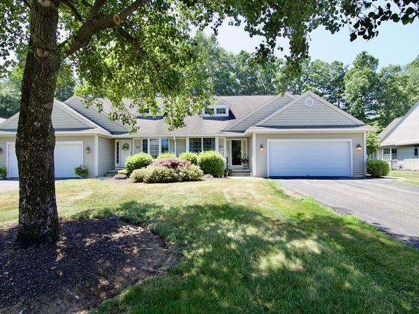 360 Pinehurst, Unit 360, East Longmeadow, MA 01028