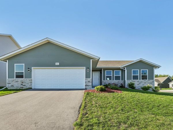 801 Margarets Way, Belleville, WI 53508