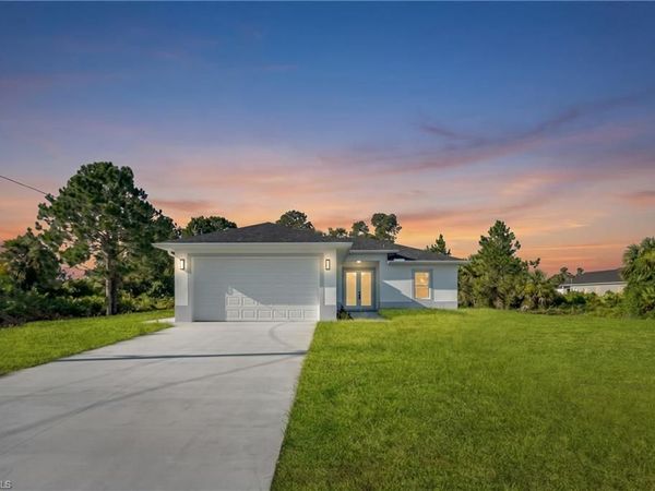 864 Chantilly ST E, LEHIGH ACRES, FL 33974