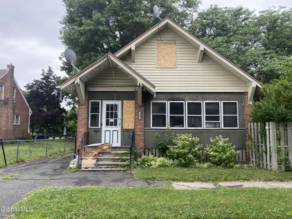 1517 Avenue A, Watervliet, NY 12189