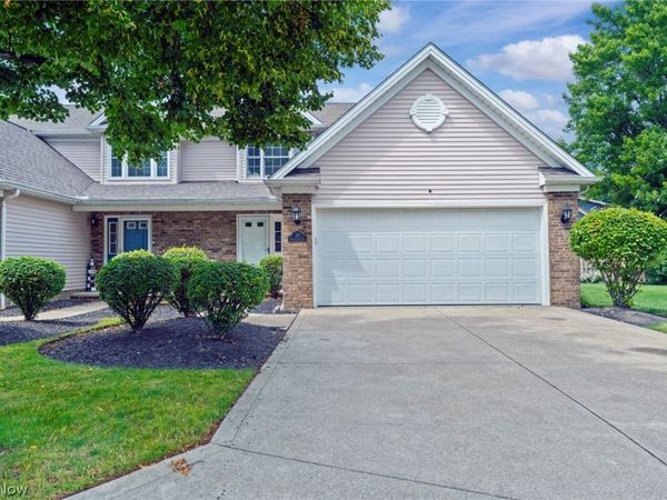 35 Sunset Cove Circle , Eastlake, OH 44095