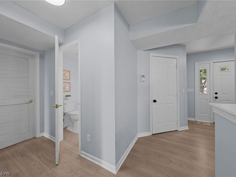 35 Sunset Cove Circle, Eastlake, OH 44095 Photo 9