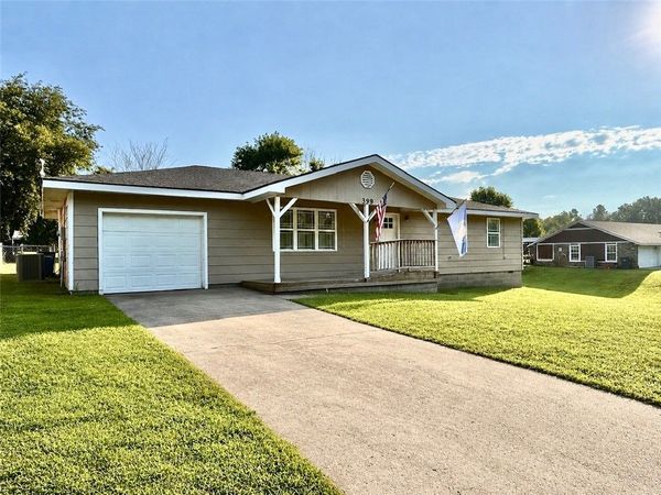 399 Raines Road , Siloam Springs, AR 72761