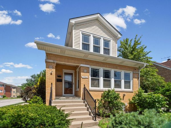 6556 W Ebinger Drive, Unit 2, Niles, IL 60714