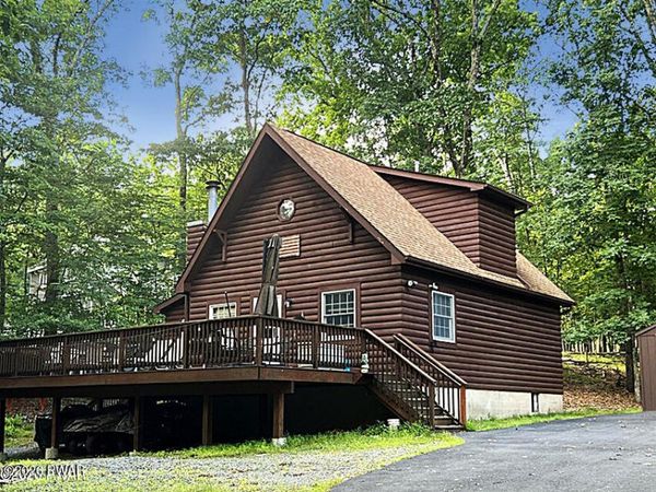 118 Karl Hope Boulevard, Lackawaxen, PA 18435