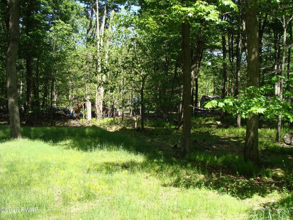 Navajo Path, Gouldsboro, PA 18424