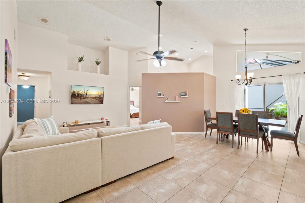 2810 NW 70th Ave , Margate, FL 33063 Photo