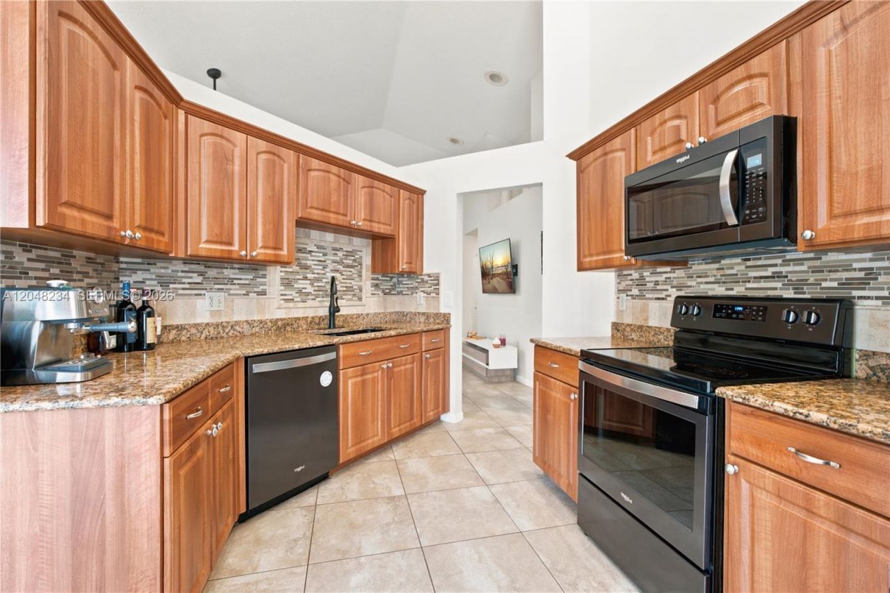 2810 NW 70th Ave , Margate, FL 33063 Photo