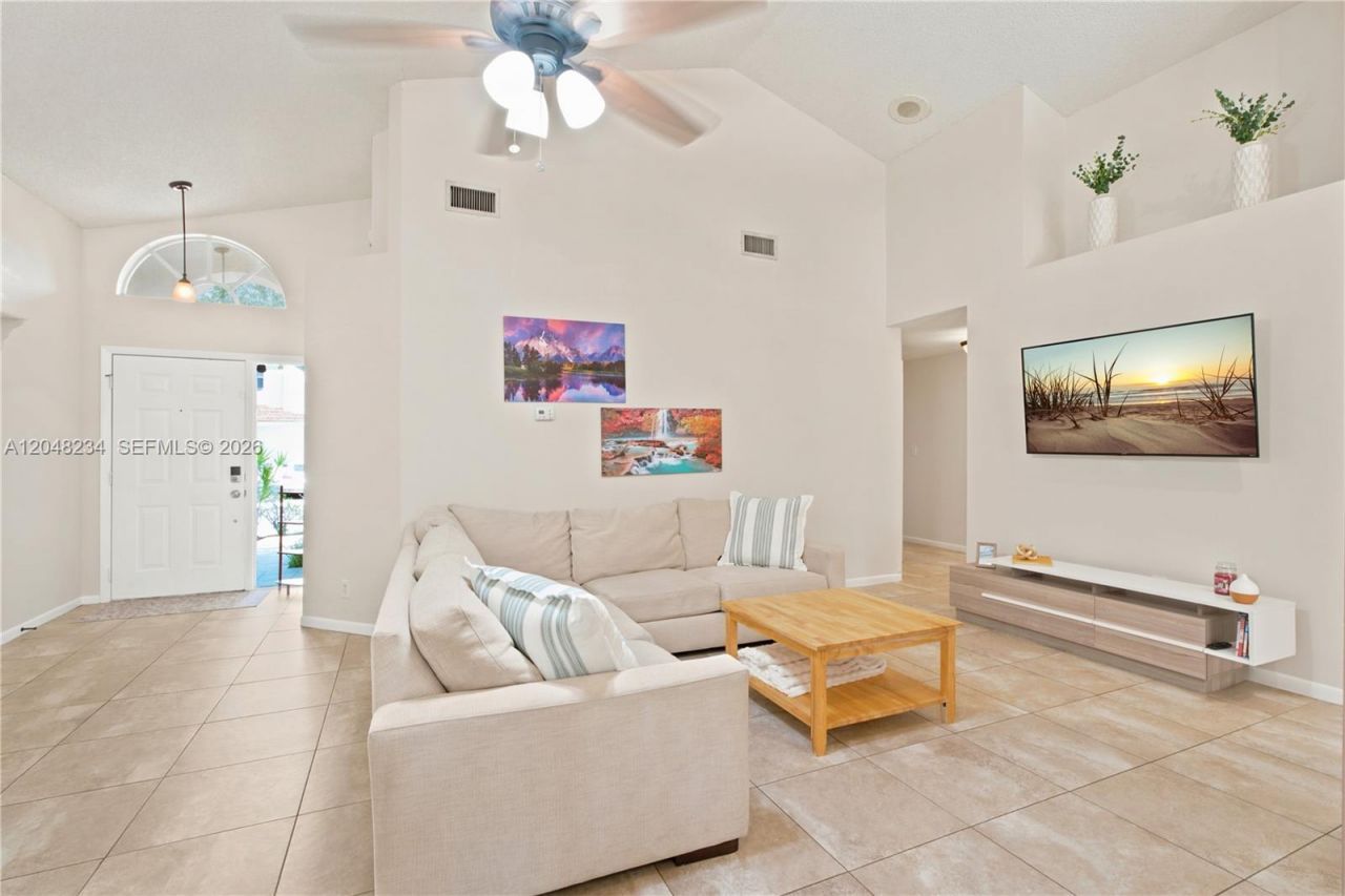 2810 NW 70th Ave , Margate, FL 33063 Photo