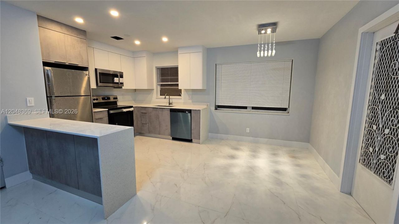 1722 Mayo St , Unit 207, Hollywood, FL 33020 Photo