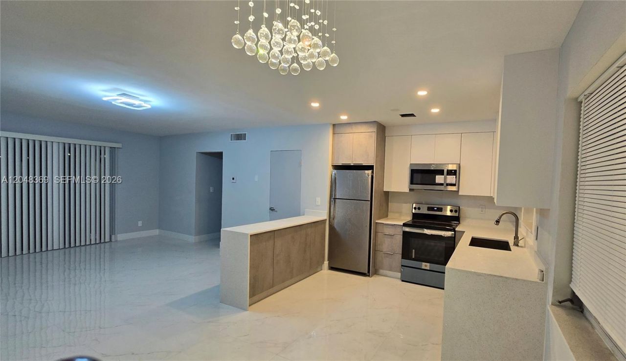 1722 Mayo St , Unit 207, Hollywood, FL 33020 Photo