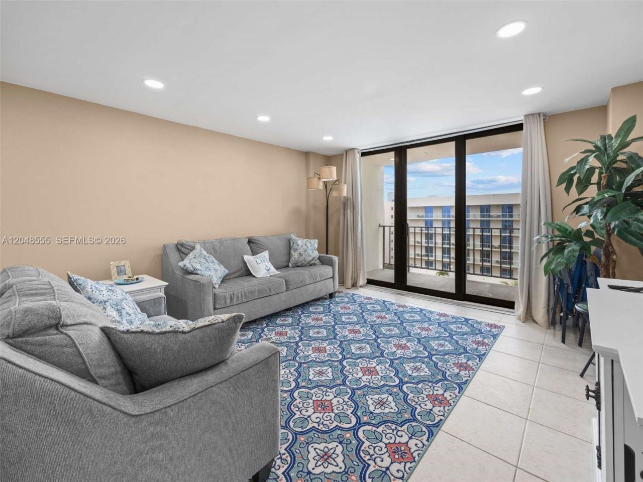 322 SE Buchanan St , Unit 703, Hollywood, FL 33019 Photo