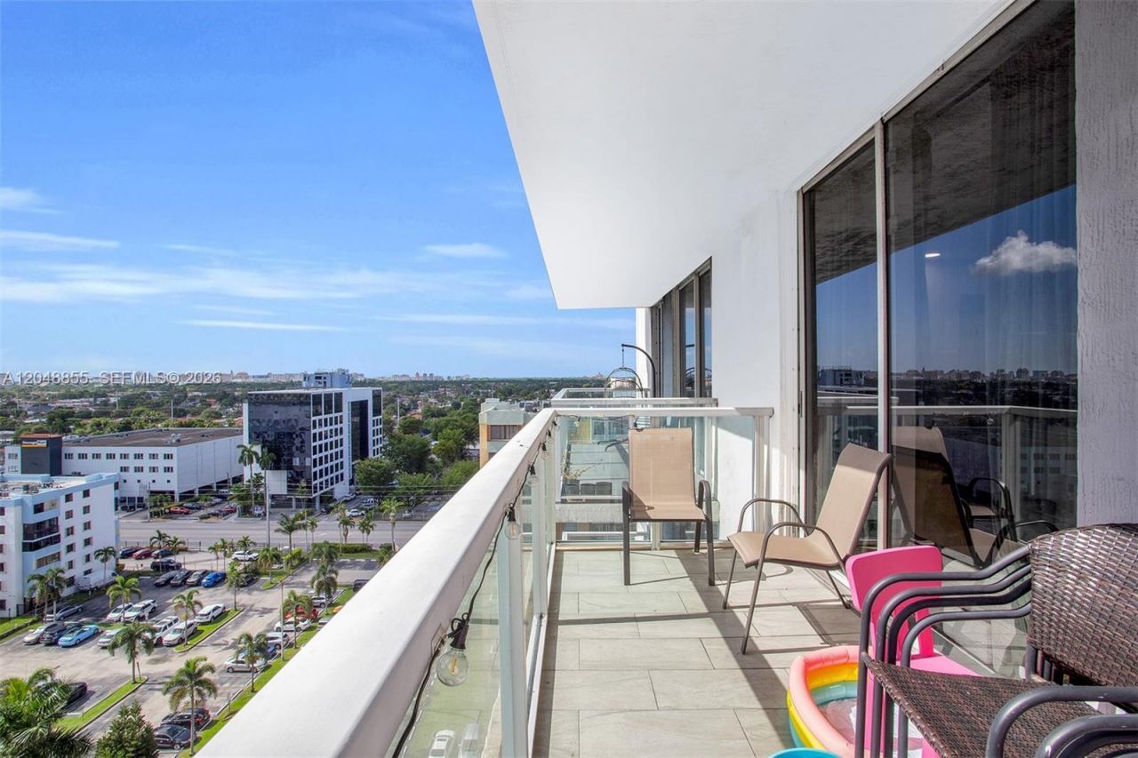 5091 NW 7th St , Unit TS-11, Miami, FL 33126 Photo